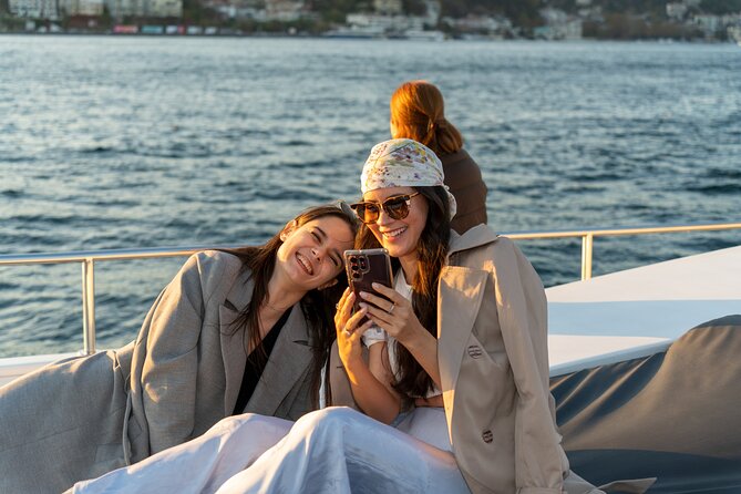 Guided Bosphorus Afternoon Cruise on Luxury Yacht - Arnavutköy, Bebek, and the Bosphorus strait-blocker fortress