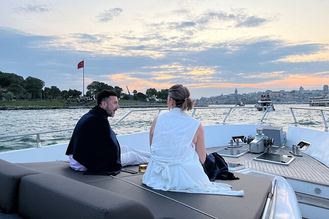 Guided Bosphorus Afternoon Cruise on Luxury Yacht - Asian shore classics: Beylerbeyi, Küçüksu Pavilion, Kuzguncuk, and Üsküdar