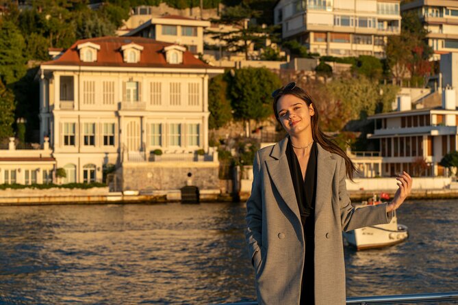 Guided Bosphorus Afternoon Cruise on Yacht - Dolmabahçe Palace: Why This European-Style Ottoman Mega-Palace Wins