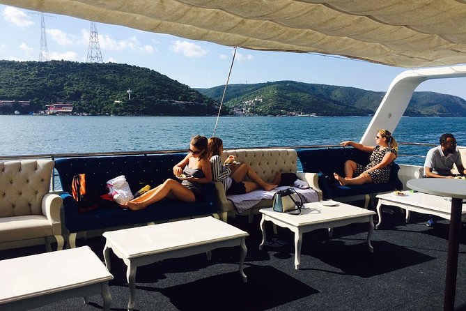 Guided Bosphorus & Black Sea Cruise – 4 Stops from Istanbul - The Day at Sea: What the 6 Hours Feels Like