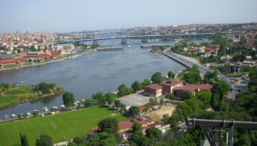 Hagia Sophia, Bosphorus cruise Blue Mosque, Small Group tour - Fatih snacks and the Bosphorus cruise between Europe and Asia