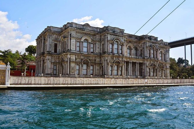 Half-Day Afternoon Istanbul Asia Tour With Beylerbeyi Palace - Bosphorus Suspension Bridge: The Quick Continent-Crossing Moment