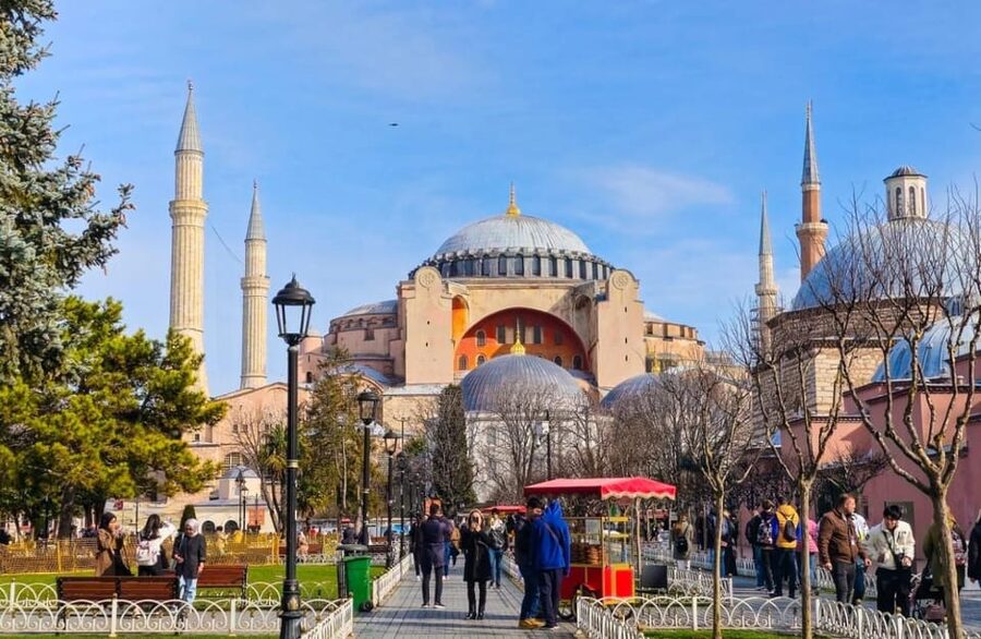 Half Day Old City Tour by Art Historian - Sultanahmet Square, Blue Mosque, and the Hippodrome story behind the stones