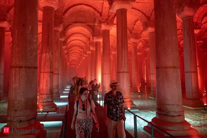 Highlights of Istanbul - Hippodrome: picture the crowds, not just the leftovers