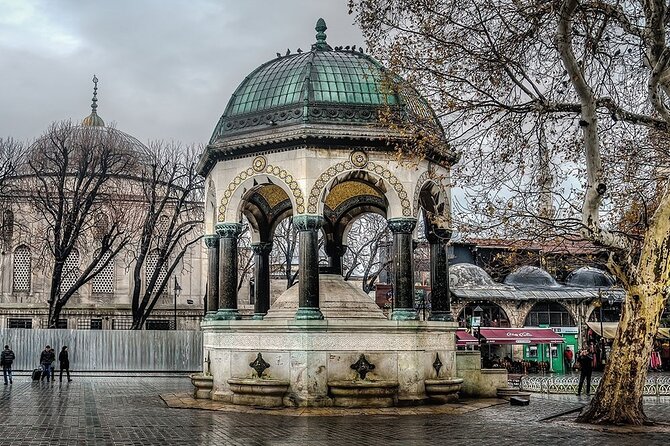 Hippodrome and Blue Mosque Guided Tour - Stop 1: Istanbul’s Hippodrome Square and Four Famous Relics