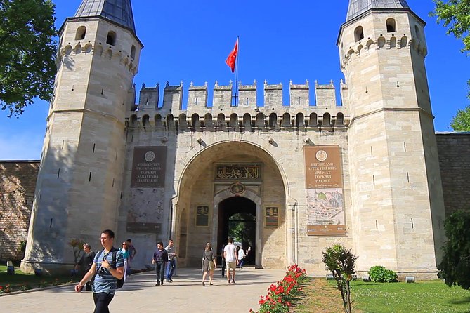 Istanbul 1 Day Tour | Best of Istanbul | Blue Mosque, Hagia Sophia and Topkapi - Hagia Sophia Grand Mosque: the dome that defines the day