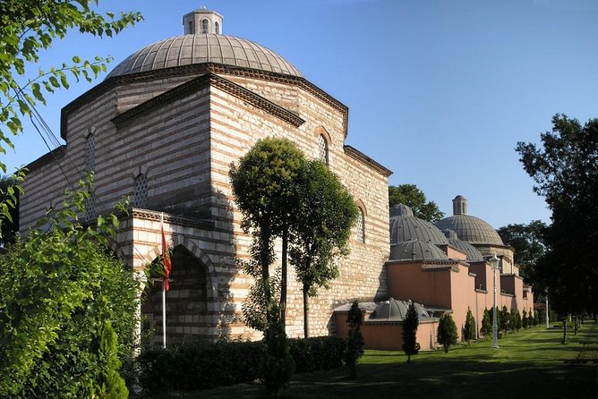 Istanbul 1 Day Tour | Best of Istanbul | Blue Mosque, Hagia Sophia and Topkapi - Caferaga Medresesi and Soğukçeşme Sokağı: the quieter side of the route