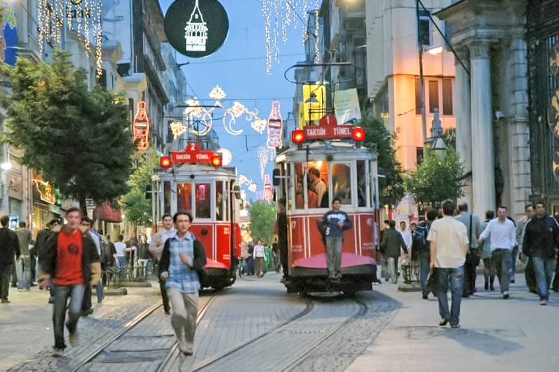 Istanbul: 1 or 2-Day Private Guided Tour with Hotel Transfer - Should you book this 1- or 2-day private Istanbul tour?
