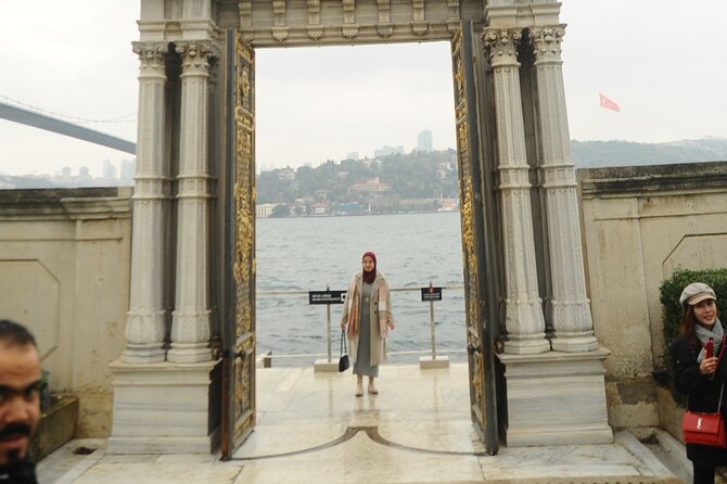 Istanbul: 2 Continents of Bosphorus ( Boat & Lunch ) - Rumeli Hisarı and Anadolu Hisarı: fortress views that actually make sense