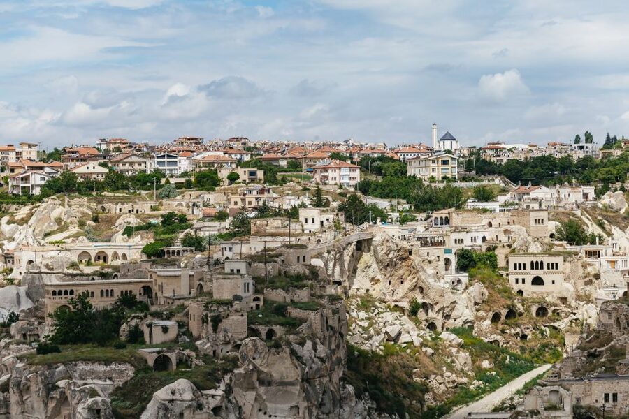Istanbul: 2-Day Cappadocia Trip with Flights and Cave Hotel - Day 2: Red and Rose Valley, Çavuşin rock churches, and Pigeon Valley