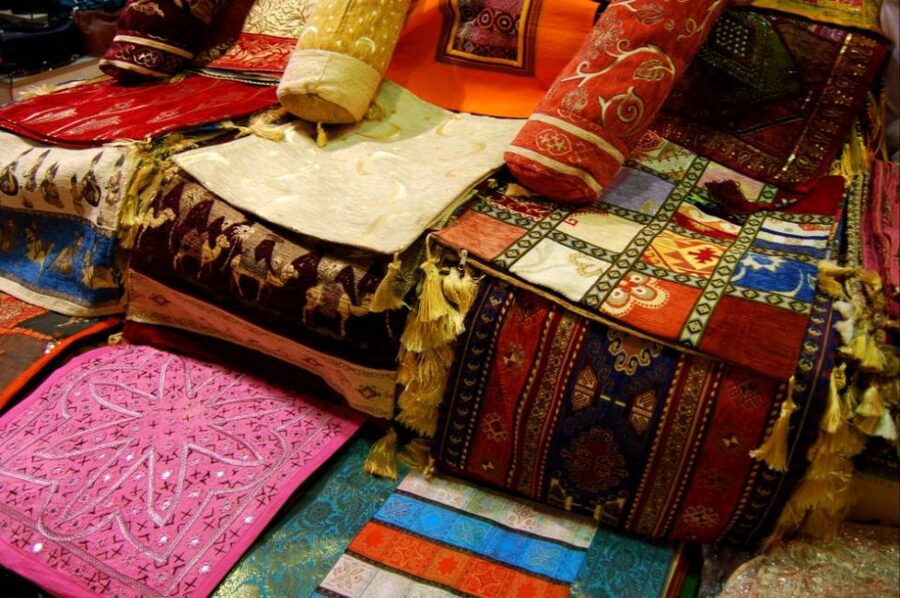 Istanbul: 4-Hour Turkish Shopping Experience - Who this tour suits best, and who might prefer DIY
