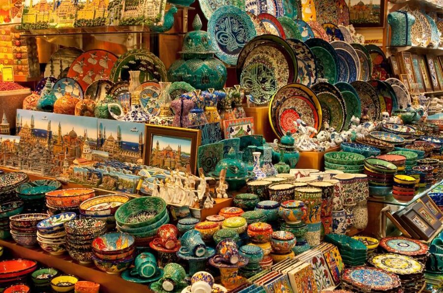 Istanbul: 4-Hour Turkish Shopping Experience - Grand Bazaar: 2 hours to understand the chaos and shop with confidence