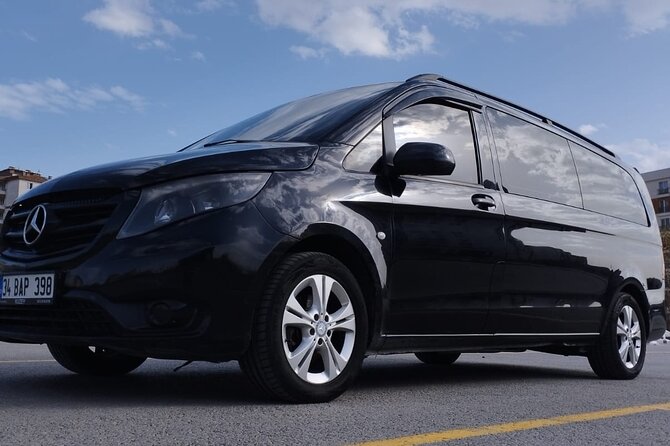 İstanbul Airport and Hotel Transfer - From Meeting Point to Van: The Real-Time Logistics