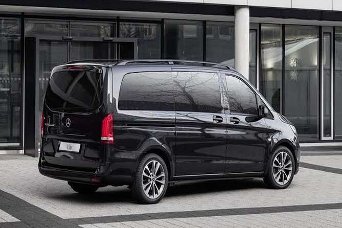 Istanbul Airport or Sabiha Gokcen Private Airport Transfers - Private group transfer: who it fits best