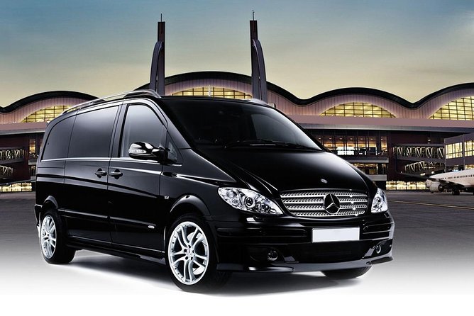 Istanbul Airport to City Centre Private Transfer or Vice Versa (1-4pax) - Hotel pickup timing: be ready in the lobby before the car arrives