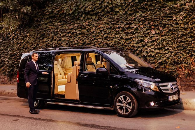 Istanbul airport to Taksim - The ride experience: comfort, drinks, and an English-speaking driver