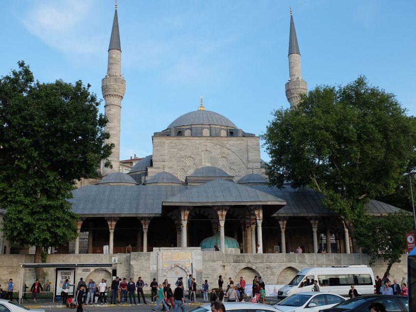 Istanbul: Asian Continent Highlights Walking Tour - Bosphorus, Maiden Tower views, and the city-water connection