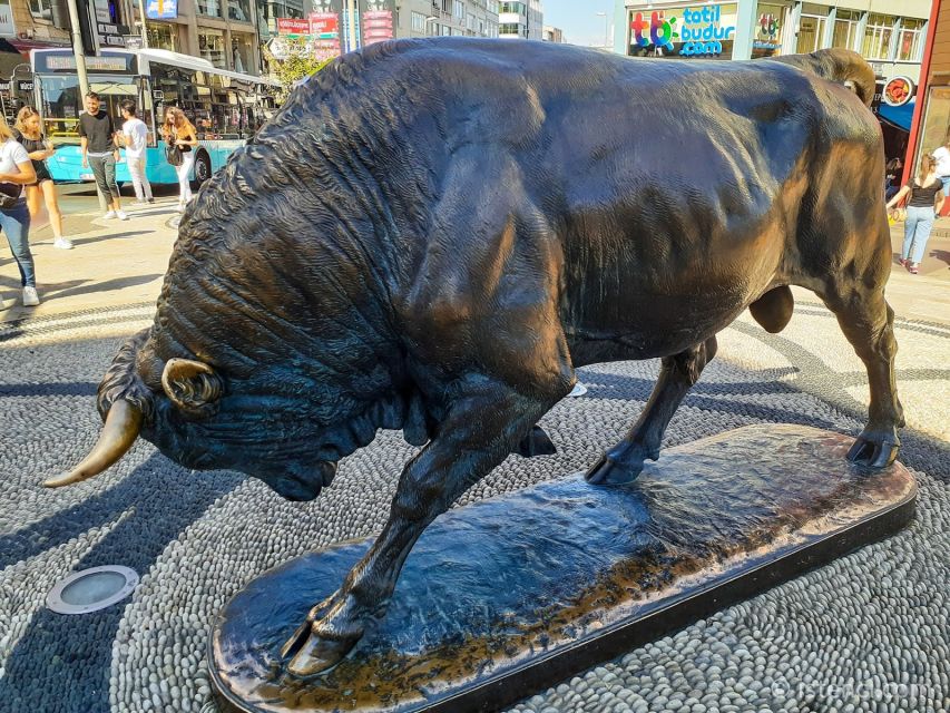 Istanbul: Asian Continent Highlights Walking Tour - Kadıköy market time and the area’s iconic bull symbol