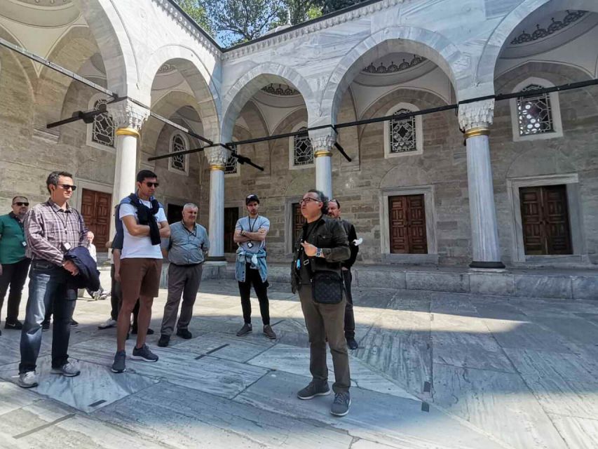 Istanbul: Asian Side Uskudar & Kadiköy Tour with Lunch - Churches, mosques, and mansions: what the stop structure is really doing