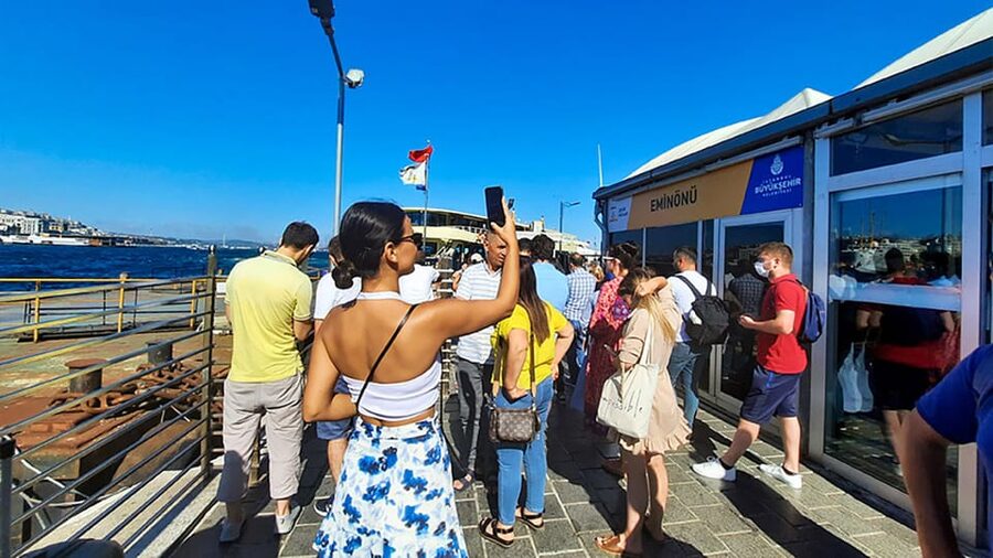 Istanbul: Asian Side Walking Tour with Ferry Ride - Meeting at the Spice Bazaar and getting to the ferry calmly