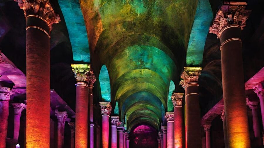 Istanbul: Basilica Cistern Tour, Discovering Medusa - Movie trivia plus Roman water engineering: a good combo for your brain