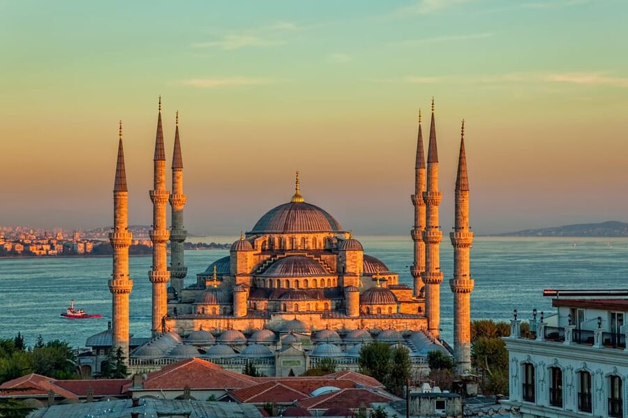 Istanbul: Best City Highlights Guided Tour with Tukish Lunch - Hagia Sophia: Byzantine church, not just a photo stop