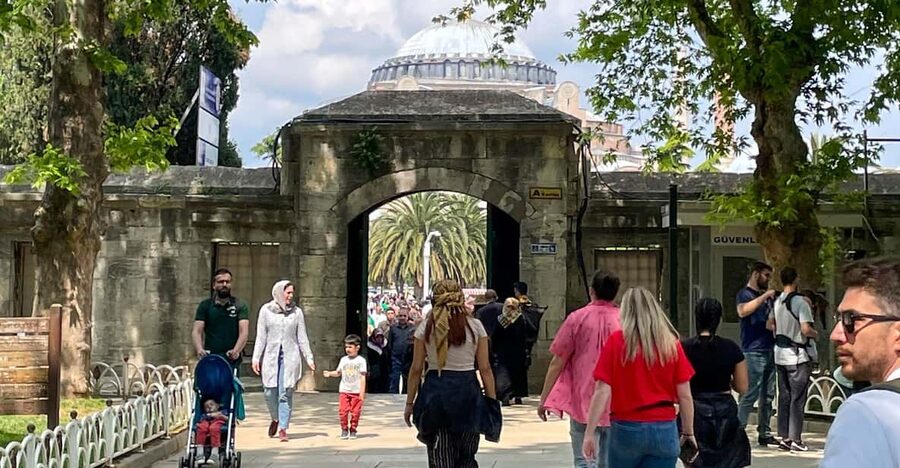 Istanbul: Blue Mosque, Basilica Cistern, & Hagia Sophia Tour - Meeting at Dsign Cafe by the Hippodrome