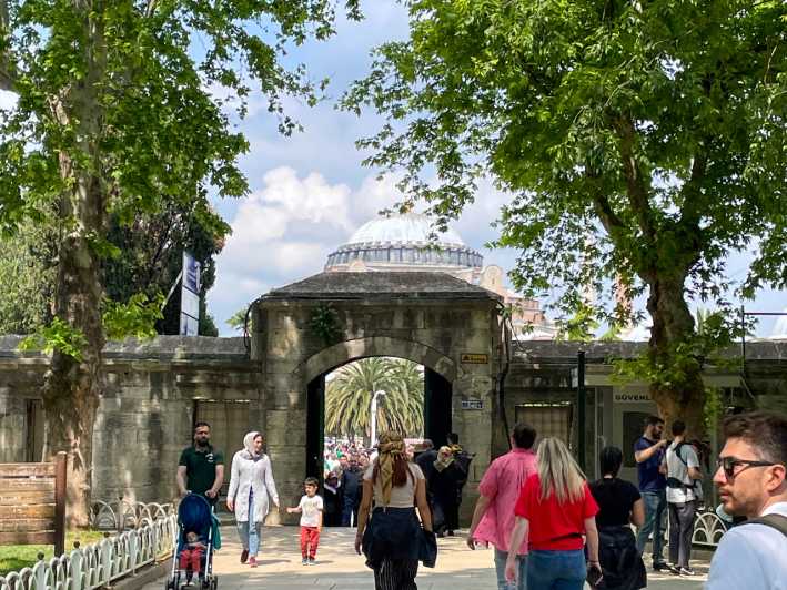 Istanbul: Blue Mosque, Basilica Cistern, & Hagia Sophia Tour - Sultanahmet Square to the Blue Mosque: free entry, real security checks
