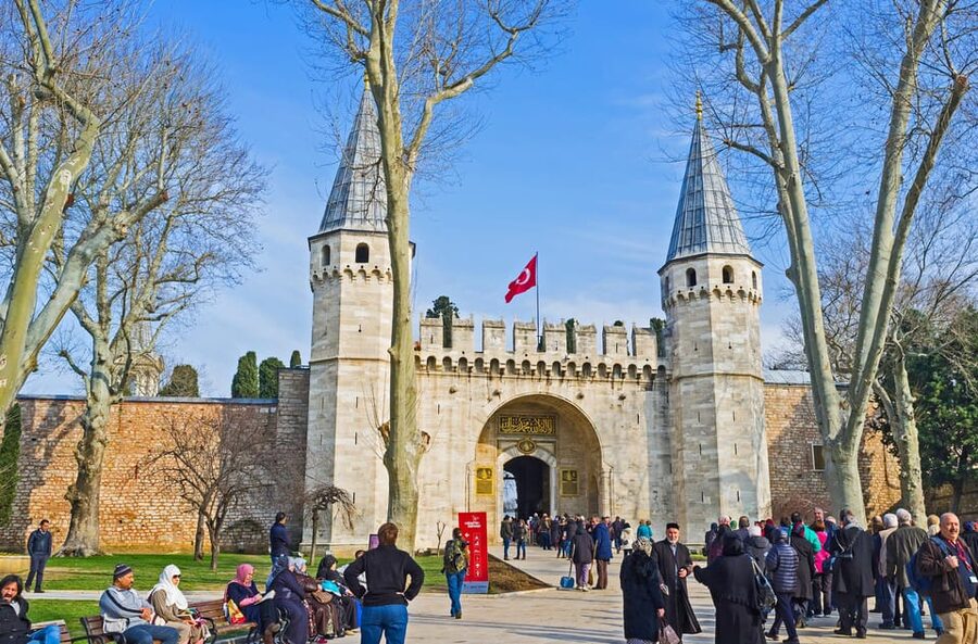 Istanbul: Blue Mosque, Hagia Sofia & Topkapi Palace Day Tour - Morning logistics: hotel pick-up, narrow streets, and how to plan for it
