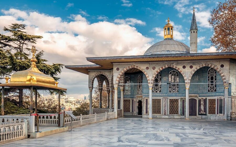 Istanbul: Blue Mosque, Hagia Sofia & Topkapi Palace Day Tour - Hagia Sophia: a church legacy with a story you can follow