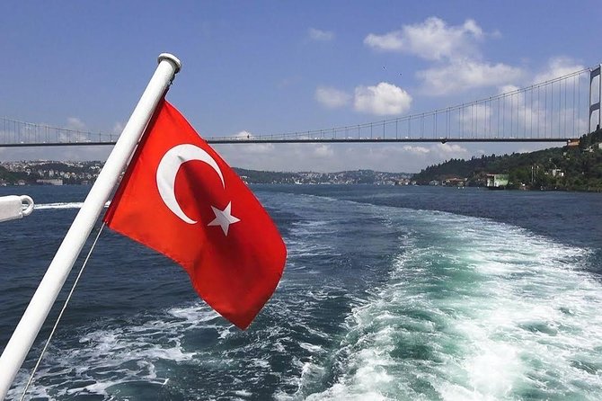 Istanbul Boat Cruise and Dolmabahce Palace & Two Continents - Lunch and the leather store stop: how to protect your time