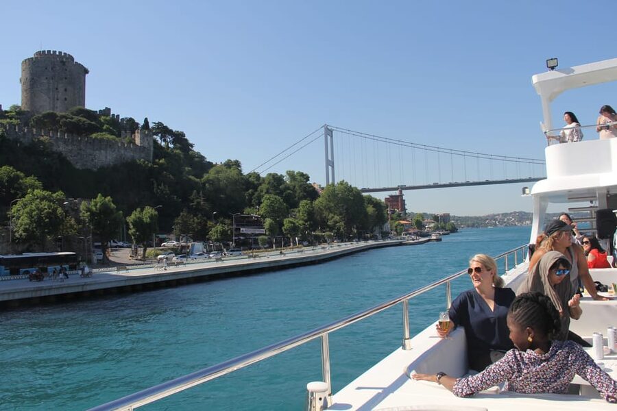 Istanbul: Bosphorus and Black Sea Cruise with Lunch - Dolmabahçe to Ortaköy: the European shore passes in story order