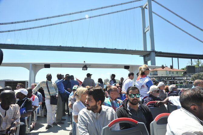Istanbul: Bosphorus and Golden Horn Cruise with Audio Guide - The Bosphorus Strait as your roadmap: Europe on one side, Asia on the other