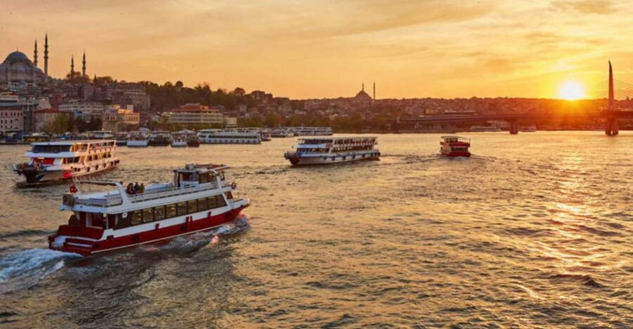 Istanbul: Bosphorus And Golden Horn Morning or Sunset Cruise - Bosphorus and Golden Horn, seen the way Istanbul looks on postcards