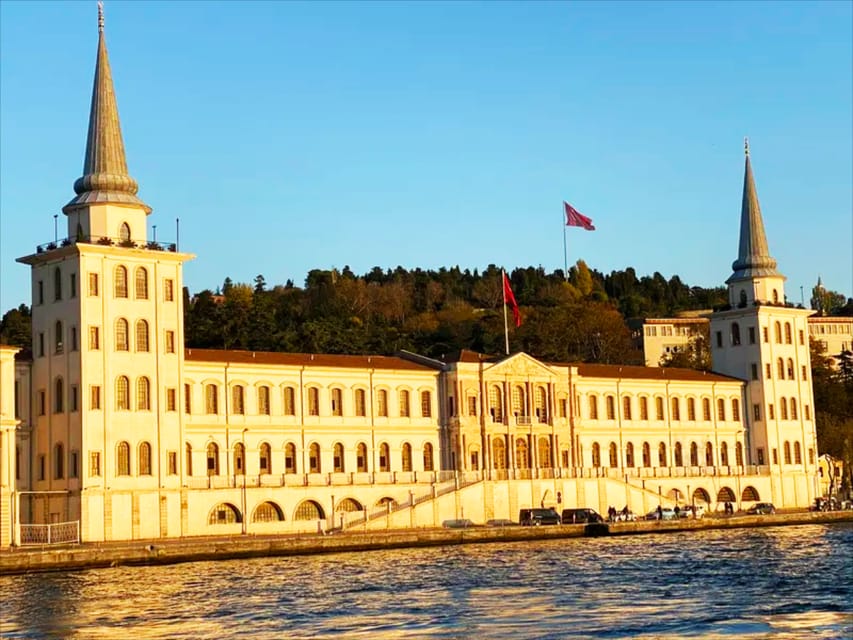 Istanbul: Bosphorus and Golden Horn Sunset Yacht Cruise - Snacks and drinks, plus what the onboard guide really changes