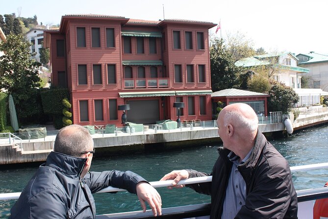 Istanbul Bosphorus Boat Tour and Golden Horn Cruise Day or Sunset - The Boat Experience: A Relaxing, Guided Run Along the Straits