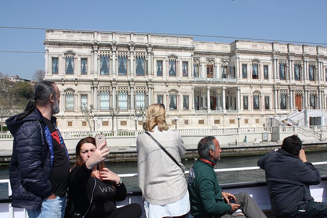 Istanbul Bosphorus Boat Tour and Golden Horn Cruise Day or Sunset - Ortaköy Mosque and the Hidiv-i Palace View