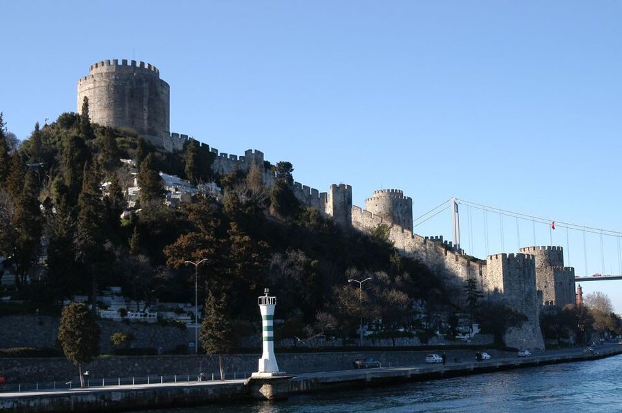Istanbul: Bosphorus Boat Tour and Two Continents with Lunch - Golden Horn drive and Istanbul City Walls context