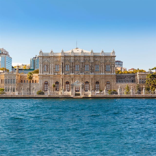 Istanbul: Bosphorus Cruise from Europe or Asia & Audio Guide - Ortaköy to Rumeli Fortress and the bridge views: Fortifications, chokepoints, and trade routes