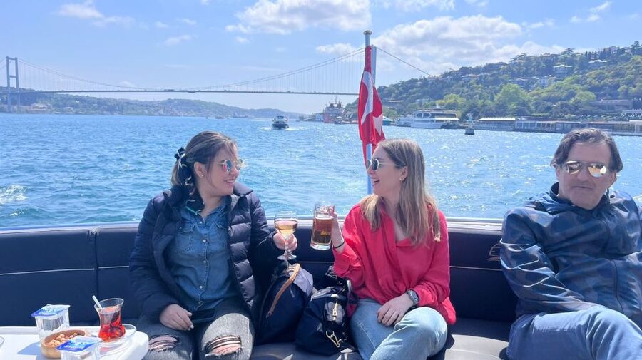 Istanbul: Bosphorus Cruise with Stopover on the Asian Side - Kanlıca on the Asian Side: A Quick Taste of a Greener Istanbul