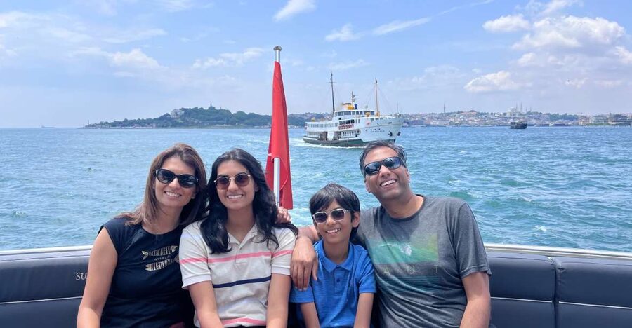 Istanbul: Bosphorus Cruise with Stopover on the Asian Side - Getting Started at Dolmabahçe Mosque (Your First Waterfront Moment)