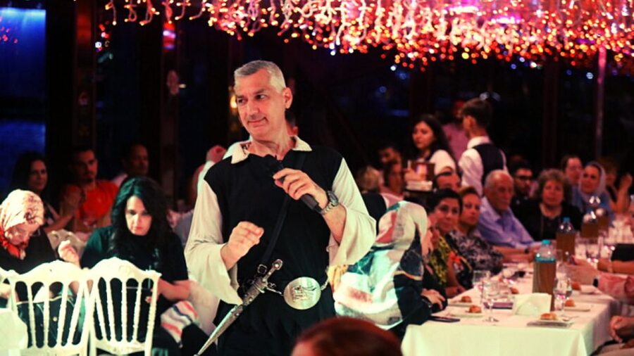 Istanbul: Bosphorus Dinner Cruise with Drinks & Turkish Show - Hotel pickup vs meet point: making it painless