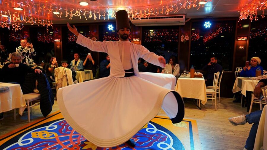Istanbul: Bosphorus Dinner Cruise with Drinks & Turkish Show - Who this tour fits best (and who should skip it)