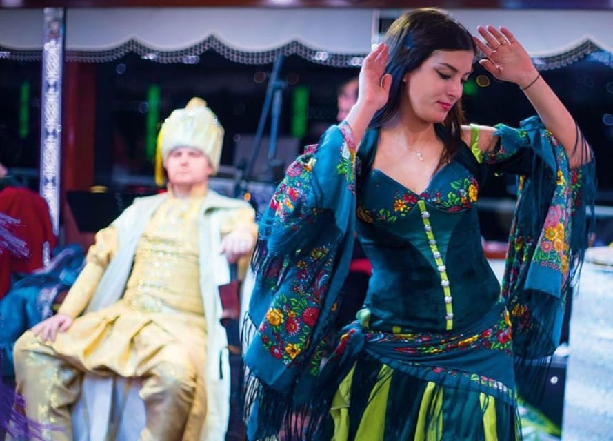 Istanbul: Bosphorus Dinner Cruise with Entertainment - Getting to SENKRON Tur-Seremonİ Teknesi and finding the right boat