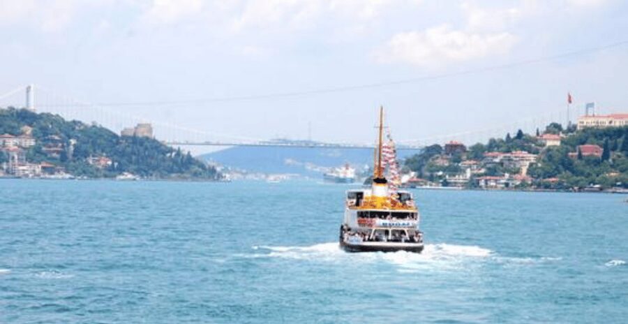 Istanbul: Bosphorus Dinner Cruise with Private Table & Show - Hotel Pickup Options: From Sultanahmet to Taksim, Without the Guesswork