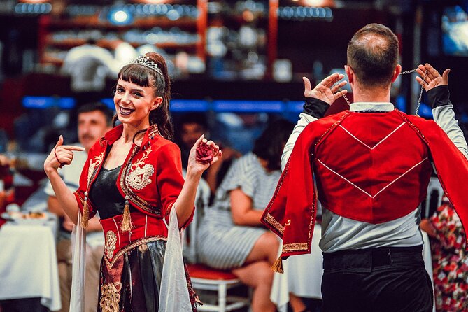 Istanbul: Bosphorus Dinner Cruise with Turkish Night Show - Service and entertainment quality: what consistently gets praised
