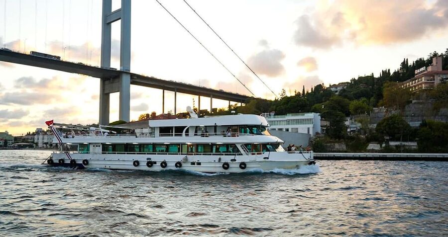 Istanbul: Bosphorus & Golden Horn Cruise Daytime or Sunset - Key highlights you will actually care about