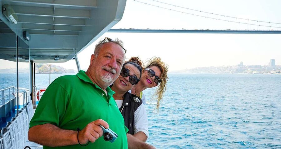 Istanbul: Bosphorus & Golden Horn Cruise Daytime or Sunset - Getting the most out of your seats