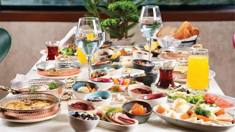 Istanbul: Bosphorus Morning Cruise with Breakfast - SULTANIA at Kabataş: getting there without morning stress