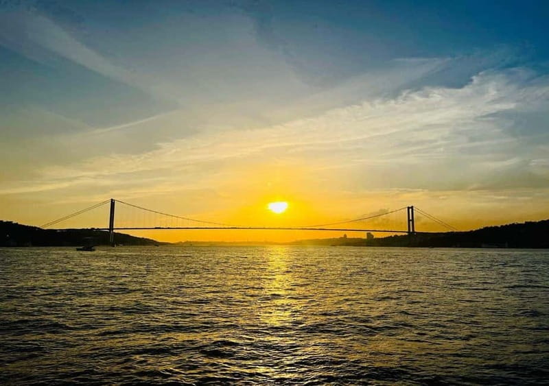 Istanbul: Bosphorus Private Guided Yacht Cruise with Snacks - Bridges, fortresses, and the city in motion